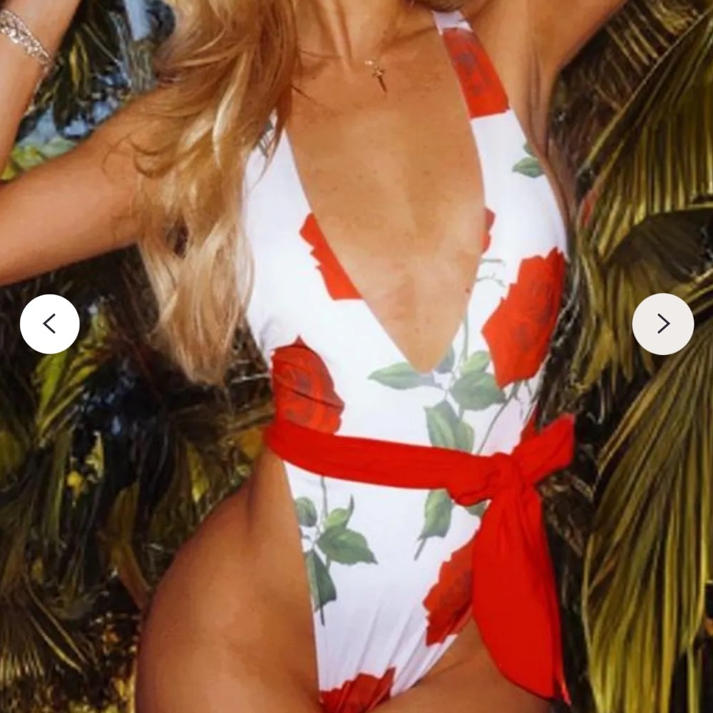 🌹✨ Miami Boutique Rose Print One-Piece Swimsuit (NWT)